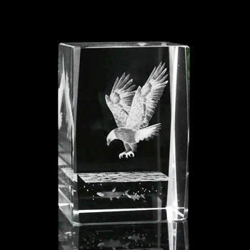 3D Хрустальный Интерьерный Резной Орнамент Fly Eagle Catch Fish Ремесла K9 Glass Art для Украшения Комнаты Офисное Пресс-Папье Подарки Для Мальчиков