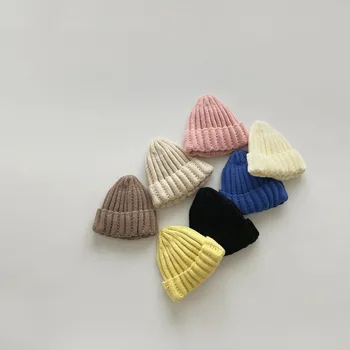 Осенне-зимняя Вязаная шапка для маленьких детей, Корейская Однотонная защита ушей, теплые шапки для мальчиков и девочек, шапочки для малышей, шапочки для младенцев