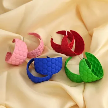 Модные геометрические минималистичные разноцветные серьги-гвоздики, окрашенные аэрозольной краской. Серьги на день Святого Валентина, женские модные серьги из бисера